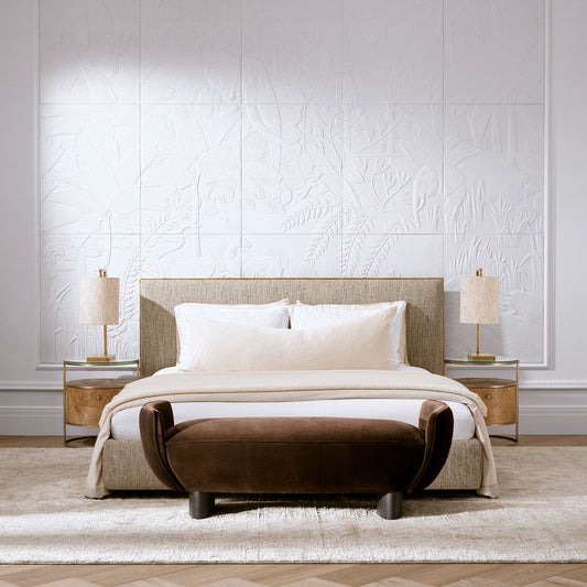 Luxe Bed met Gehamerde Metalen Rand en Zachte Beckett-Stof | Tijdloos Design voor Comfort en Elegantie 2