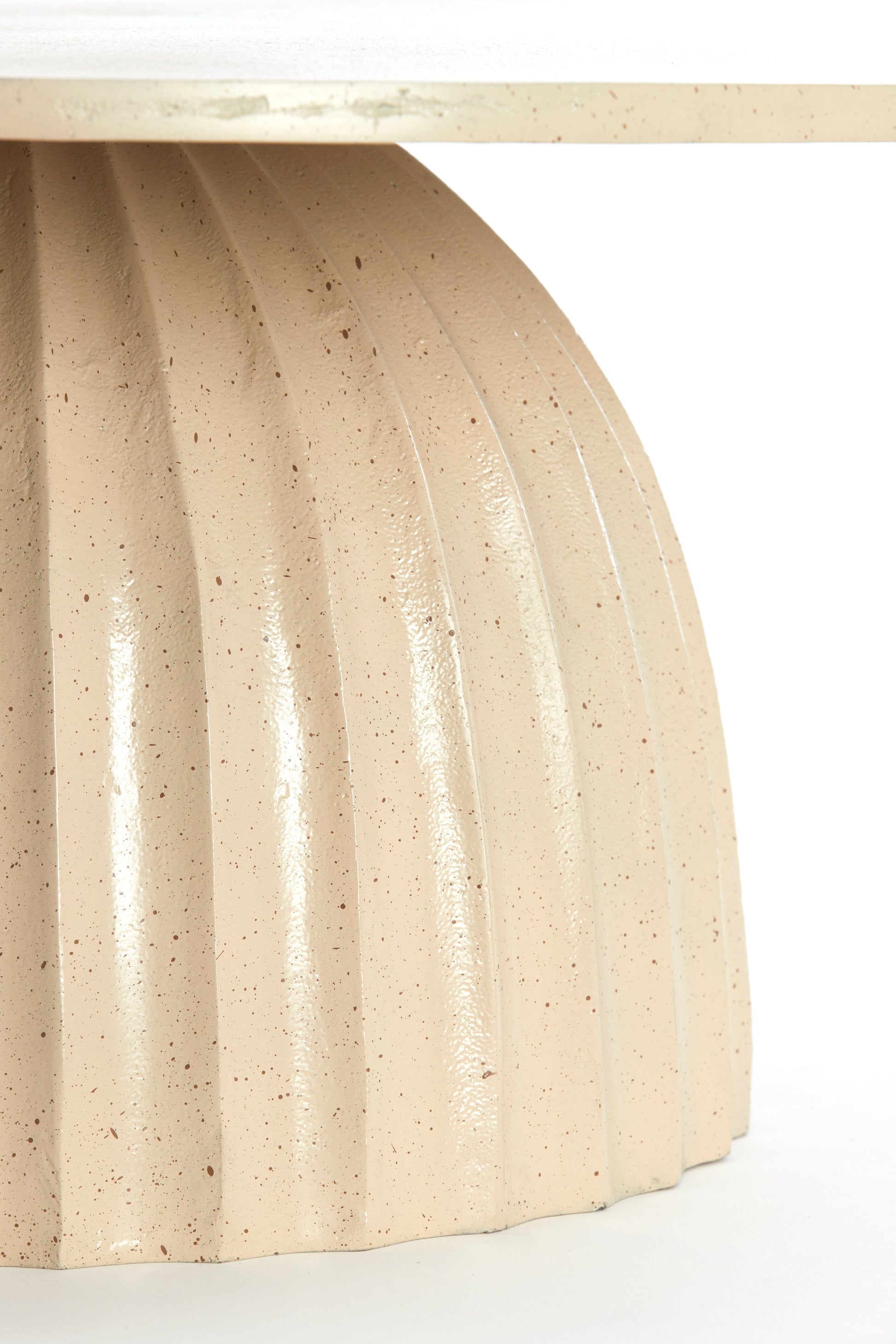 Bijzettafel VEGLIA | Houten Afwerking met Compact Formaat | Stijlvolle Tafel voor Elk Interieur 2