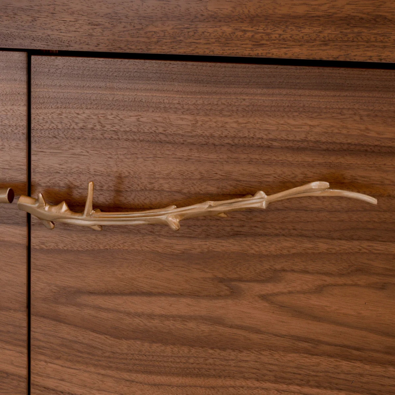 Charford | Luxe Dressoir van Walnotenhout met Ruime Opbergruimte | Stijlvol Meubel voor Elke Woonruimte 7