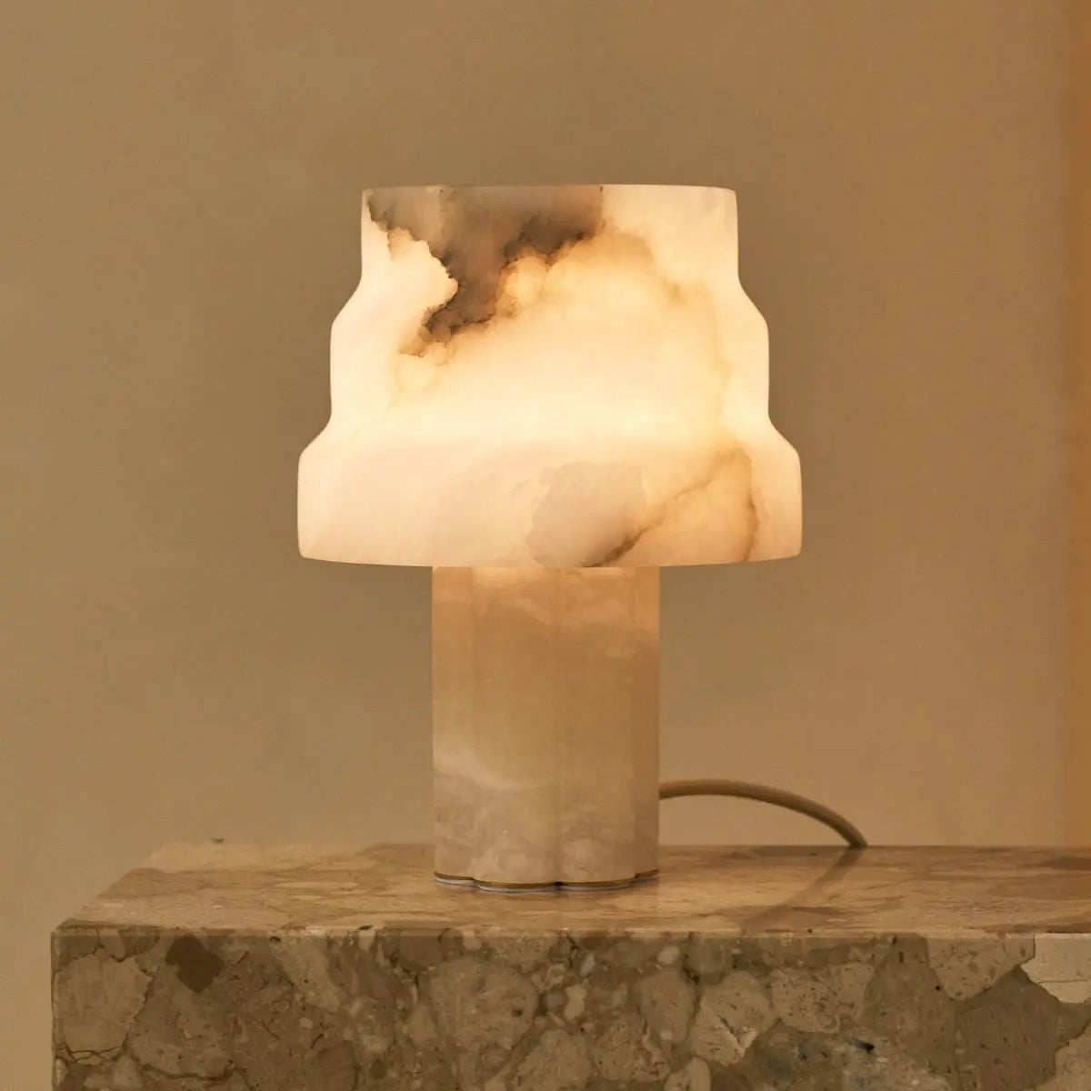 Alessandra Albasten Lamp | Elegante moderne verlichting